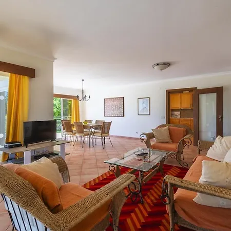 Luana By Select * 阿尔布费拉