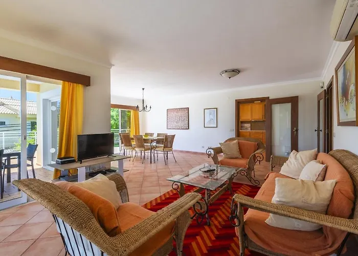 Luana By Select * 阿尔布费拉